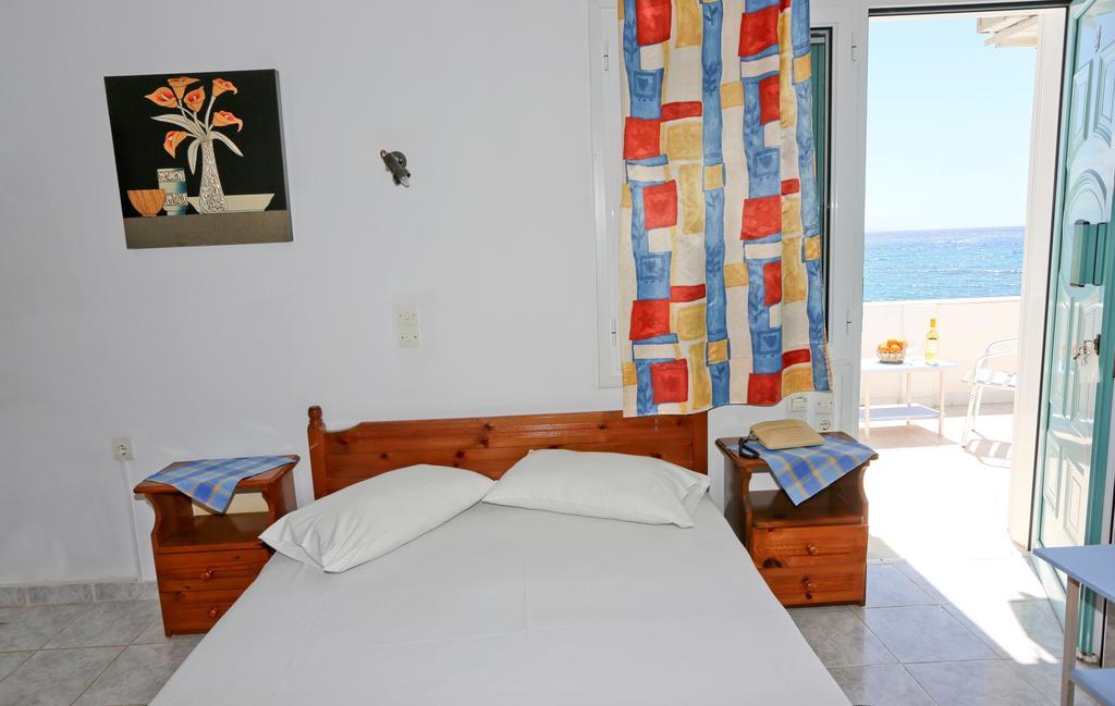 Akrogiali Hotel Plomari Habitación foto
